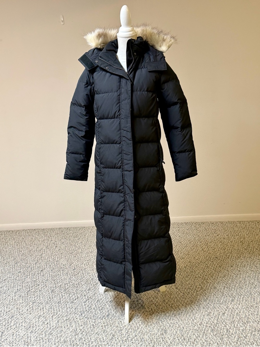 L.L. Bean Ultrawarm Long 650-Fill Down Coat Black Women’s Small Great Condition